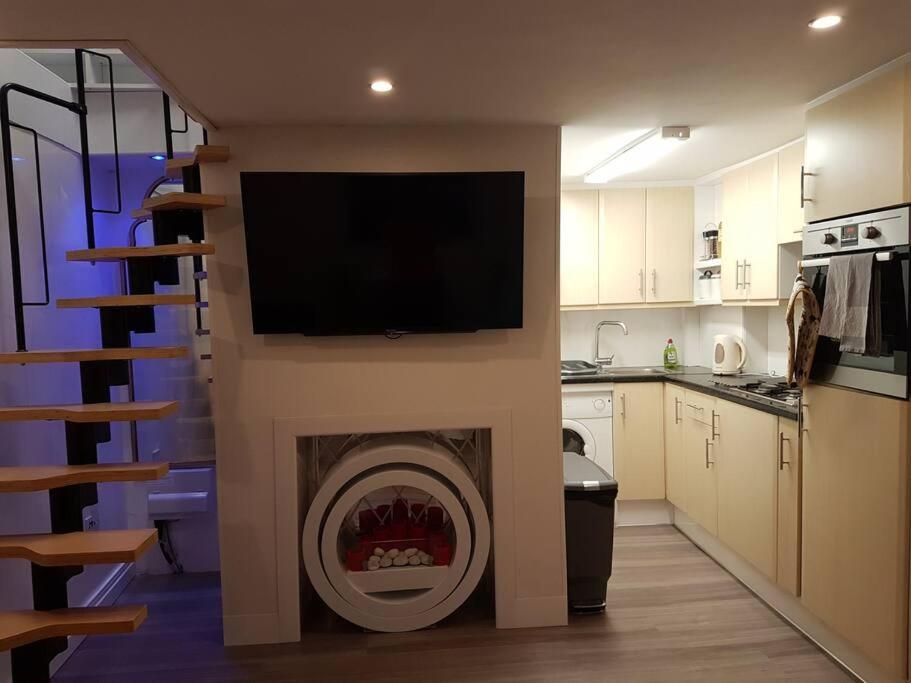 Beautiful Holiday Studio In The Heart Of Rochester روتشستر المظهر الخارجي الصورة